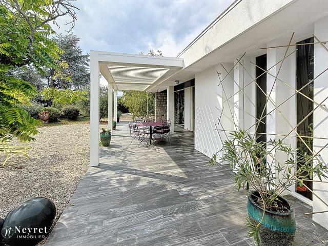 Villa d’exception 225 m2, 2 600 m2 de terrain ! 225m² Saint Martin la Plaine