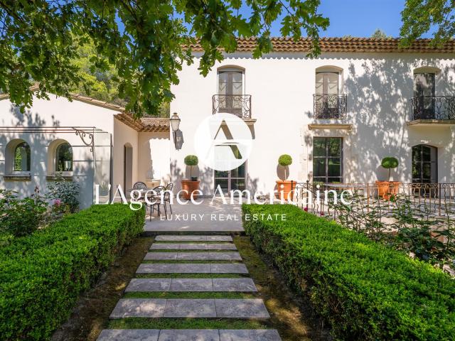 Villa D’Exception Au Cœur D'un Golf Classé 610m² Mallemort