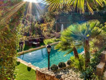 Villa d’Exception aux Serres de la Madone avec Vue Mer Panoramique