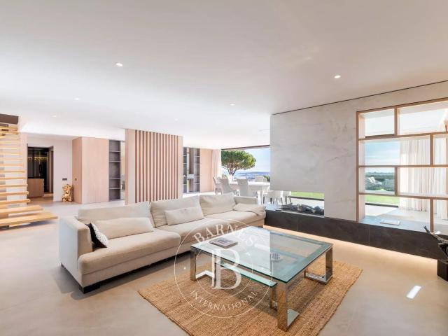 Villa d’exception clé en main avec vues panoramiques mer – D. 397m² Villeneuve Loubet