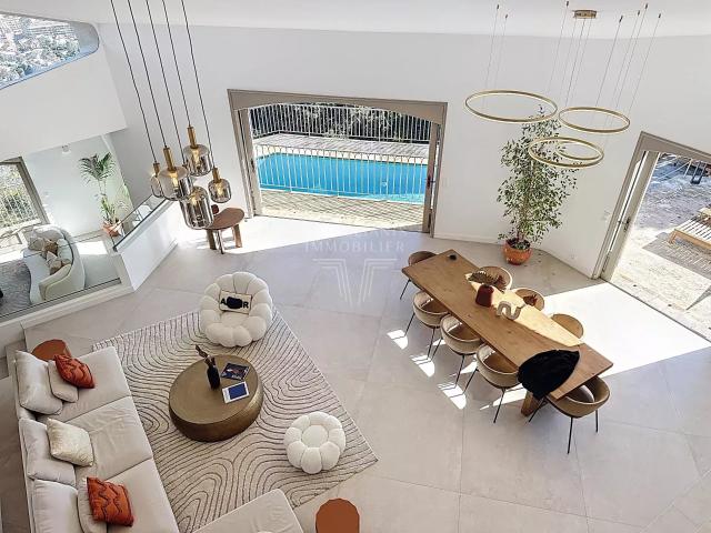 Villa d’Exception de 300 m² – Vue Mer Panoramique