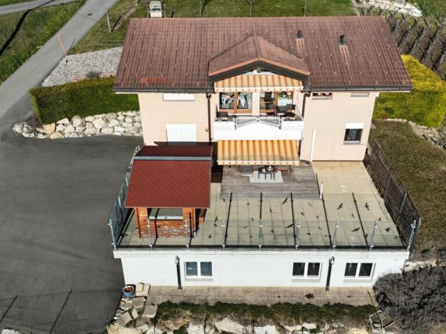 Villa dexception en PPE  Vue imprenable sur la vallée du Rhône