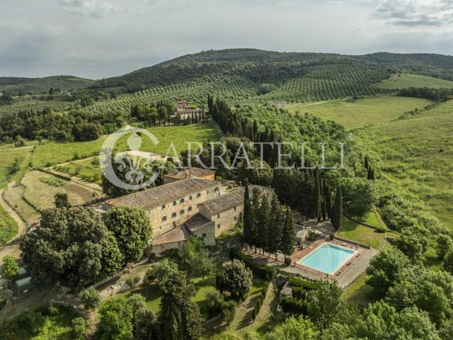 Villa d’epoca con agriturismo, azienda agricola, piscina e t. 2200m² Asciano