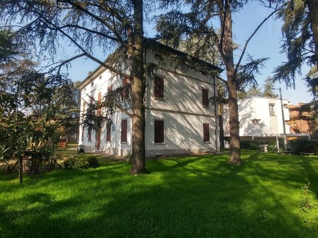 Villa da ristrutturare in via papa giovanni paolo ii 10, Vignola