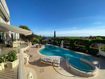 Villa da Sogno con Piscina Panoramica – Carrara Ms 900m² Carrara