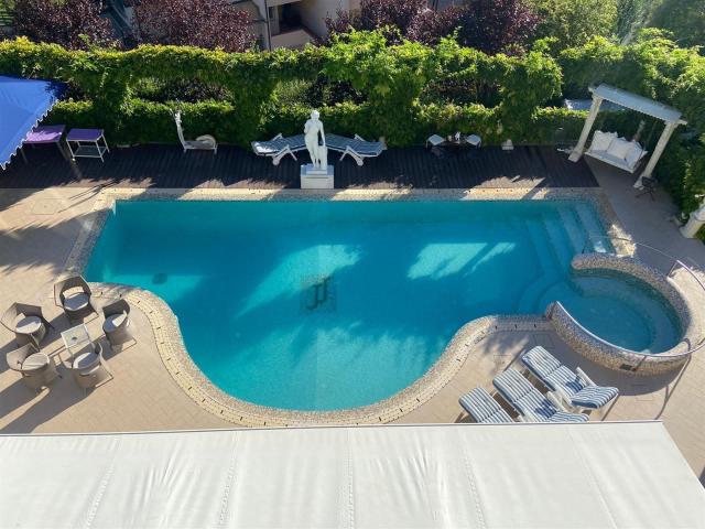 Villa da Sogno con Piscina Panoramica – Carrara Ms 900m² Carrara