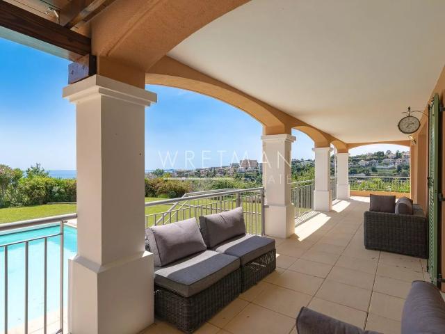 Villa dans un domaine ferme Nice Saint Philippe 197m² Nice