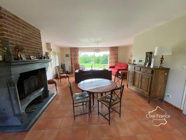Villa dans un parc paysagé