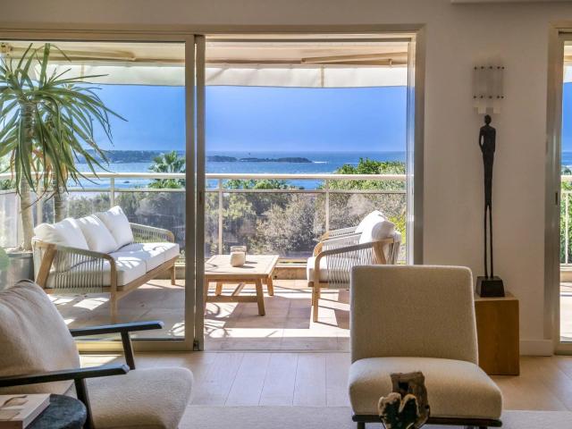 Villa dans une résidence sécurisée à vendre Cannes Calif. 315m² Cannes