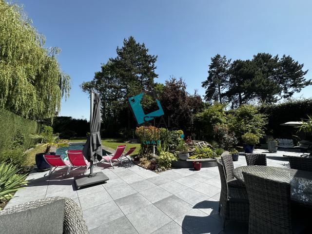 Villa d'Architecte — 4 Suites Privatives · Piscine Chauffée · Jardin 1 300 m2