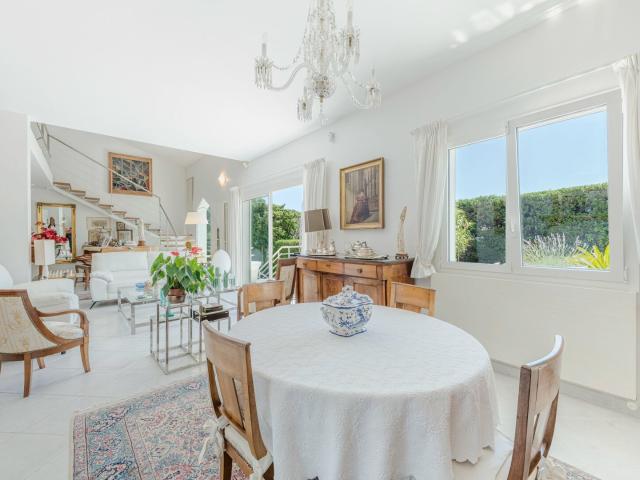 Villa D'architecte Avec Piscine À Pied Du Port De Santa Luci. 235m² Saint Raphaël