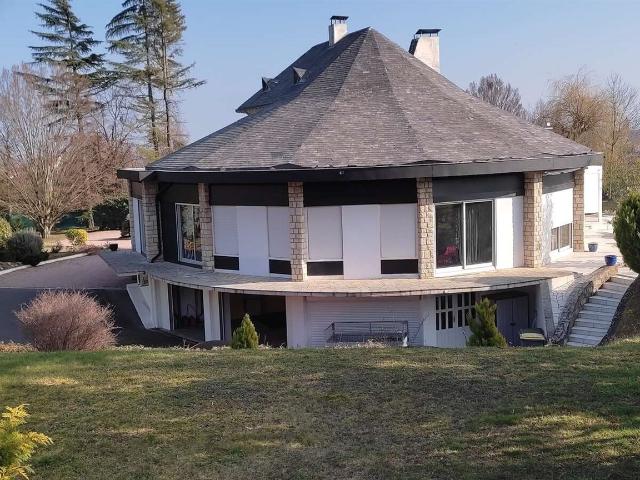 Villa d'architecte avec piscine et tennis à Gannat 288m² Gannat
