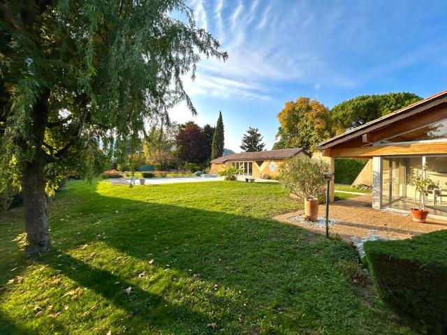 Villa d'architecte dans un quartier recherché !