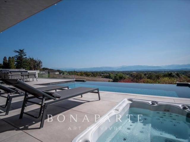 Villa D'architecte De Plain Pied I 5 Chambres I Vue Pyrénées. 240m² Pau