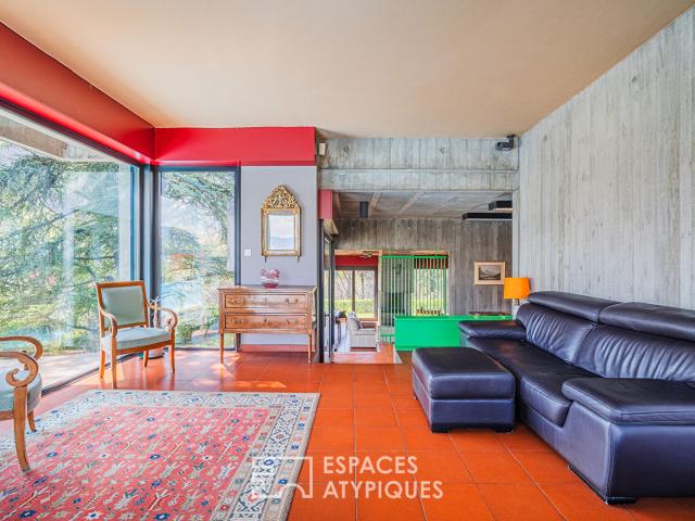 Villa d'architecte et son panorama d'exception sur la colline du Murier