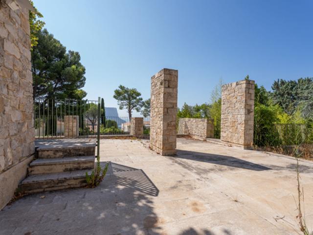 Villa d'Architecte Exceptionnelle avec Vue Mer sur les Hauteurs de Cassis