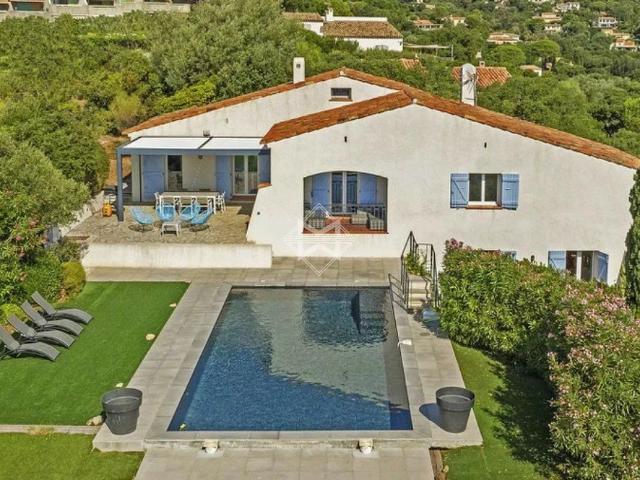 Villa de 4 chambres de luxe en vente Cavalaire sur Mer, France