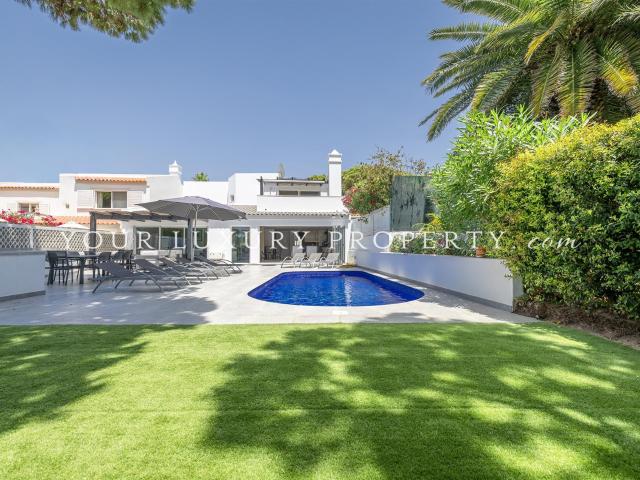 Villa de 4 quartos em Vale do Lobo com vista para o golfe 219m² Vale do Lobo