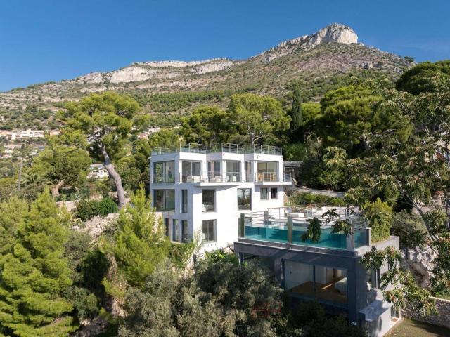 Villa de 500m² en location à Cap D'Ail 06