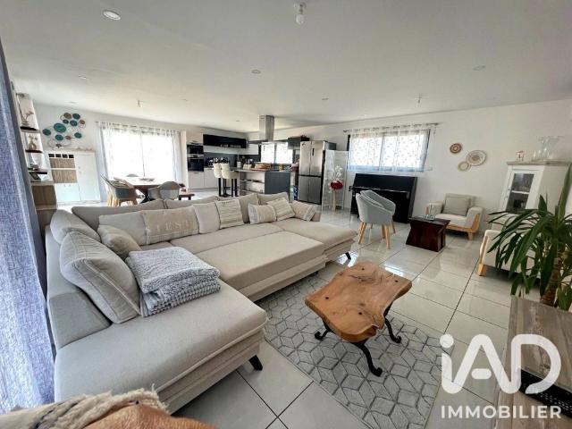 Villa de 5 pièces de luxe en location Bagnols sur Cèze, Occitanie