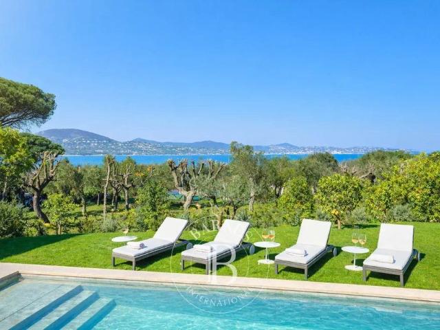 Villa de luxe de 6 pièces en location Gassin, France