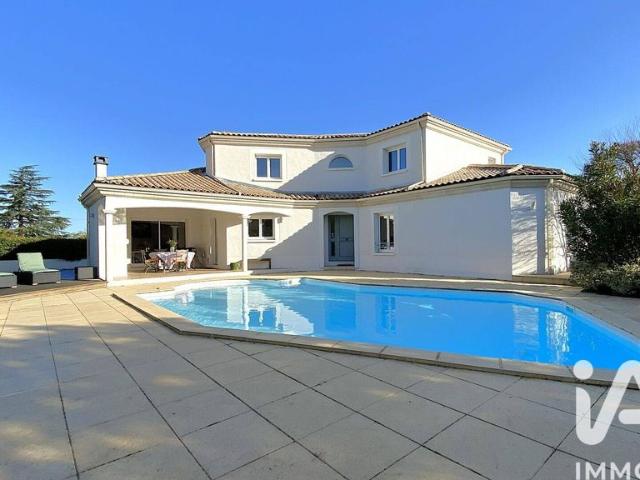 Villa de 6 pièces de luxe en location Saint Médard en Jalles, France