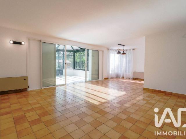Villa de 7 pièces de luxe en location Châteaufort, Île de France