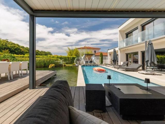Villa de 8 pièces de luxe en vente Saint Priest, France