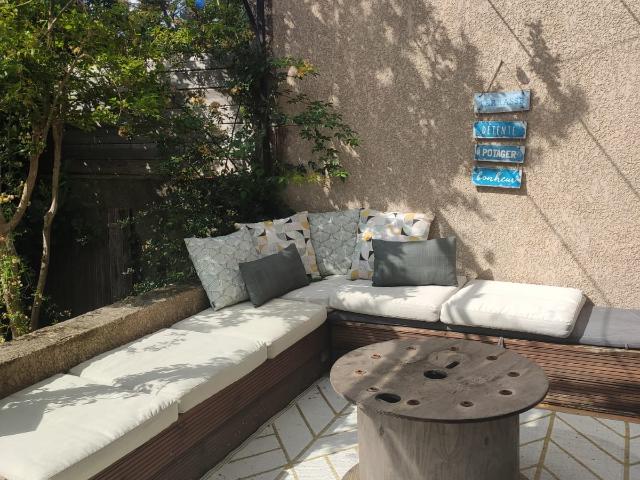 VILLA DE 110 M2 4 CHAMBRES GARAGE ET PISCINE