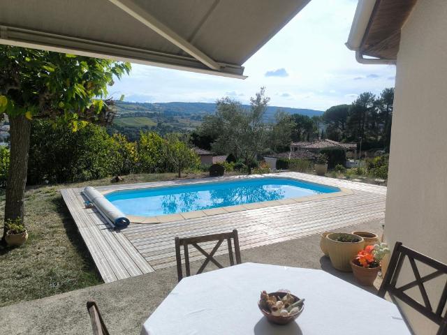 Villa de 110 m2 sur terrain de 1000 m2 + grand garage+ pisci. 110m² Limoux