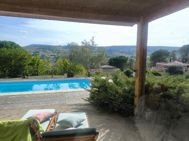 Villa de 110 m2 sur terrain de 1000 m2 + grand garage+ pisci. 110m² Limoux