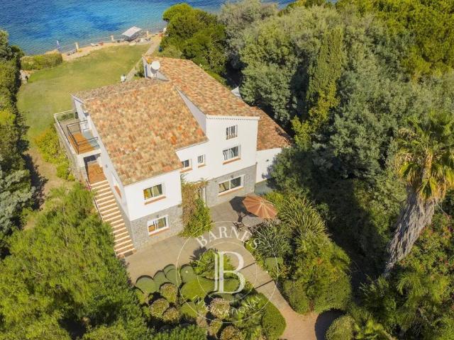 Maison de luxe de 11 pièces en vente à Porticcio, France