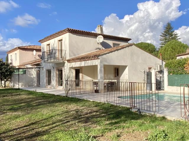 VILLA DE 130 M2 AVEC PISCINE