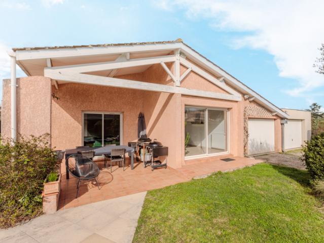 EXCLUSIVITE Villa de 155m2 avec piscine, double garage de