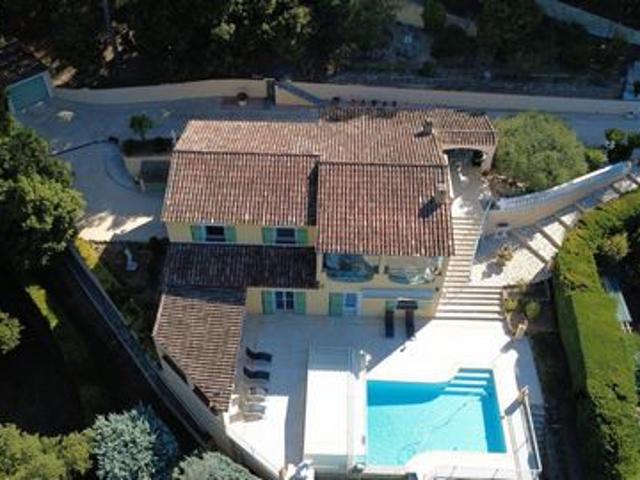 Villa de 168m2 avec vue sur les collines au Tignet