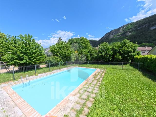 Villa de 180 m2 avec vue Vercors, piscine et terrasses 179m² Saint Laurent en Royans