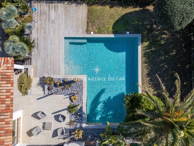 Villa de 185m2 avec vue mer à 250 mètres des plages des Issa. 185m² Les Issambres