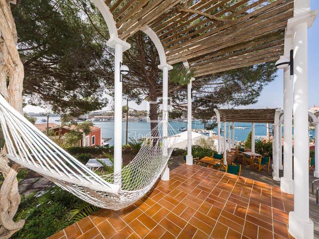 Villa de 200 m² ubicada en una parcela de 732 m² frente al m. 200m² Mahón