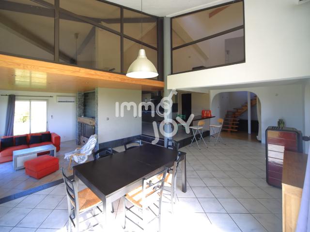 Villa de 220m2 avec vue panoramique sur la chaine des Pyrénées