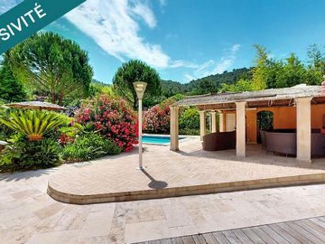Villa de 230 m2 avec piscine