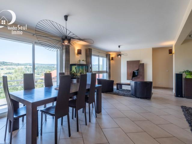 Villa de 238 m2 dont 217 m2 carrez 7 pièces avec Piscine