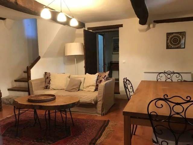 villa de 250m² avec terrasse, jardin et parking