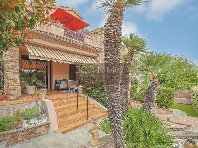 Villa de 318m2 avec deux logements indépendants et fort potentiel !