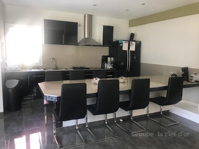Villa de 340m2 sur terrain de 1069m2