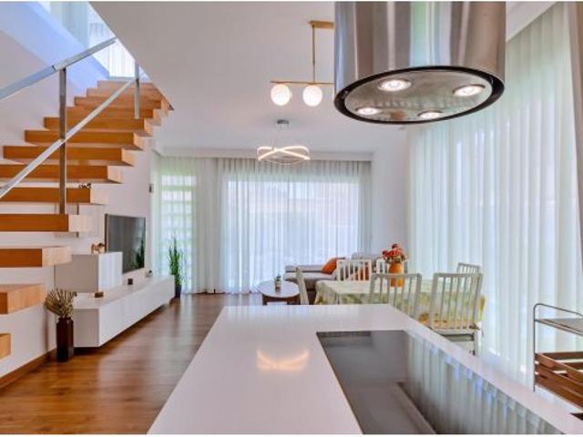 VILLA DE 3 DORMITORIOS 3 BAÑOS EN MIL PALMERAS ORIHUELA COSTA