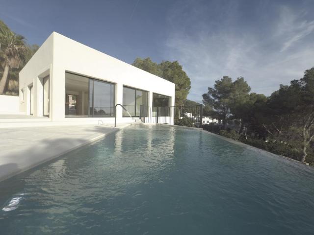 Villa de 3 habitaciones renovada en Cala Llonga, Ibiza