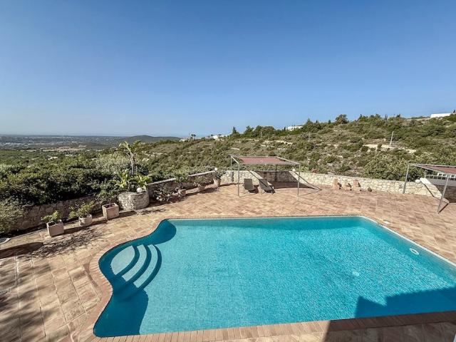 Villa de 3 quartos com vistas deslumbrantes para o oceano e. 401m² Loulé São Sebastião