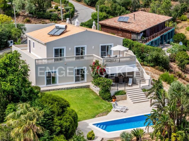 Villa de 3 quartos perto das Termas de Monchique – Refúgio privado com vistas amplas até ao Atlântico
