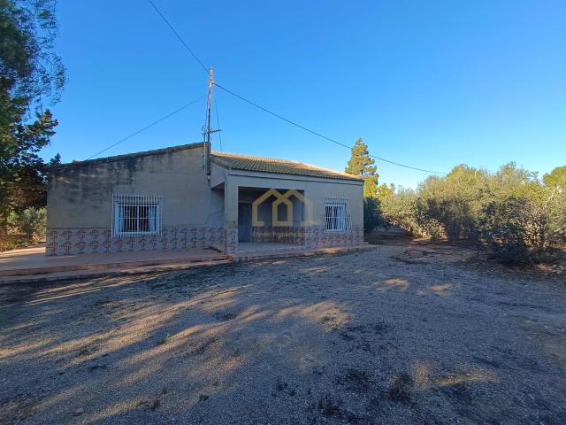 Villa de una sola planta con parcela de 2000 m2 en Jeronimo y Avileses en la zona de Rancho Belen