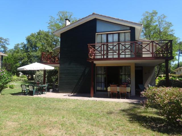 Villa de vacances dans un parc unique 115m² Salles